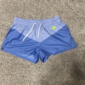 Nike women’s large Shorts